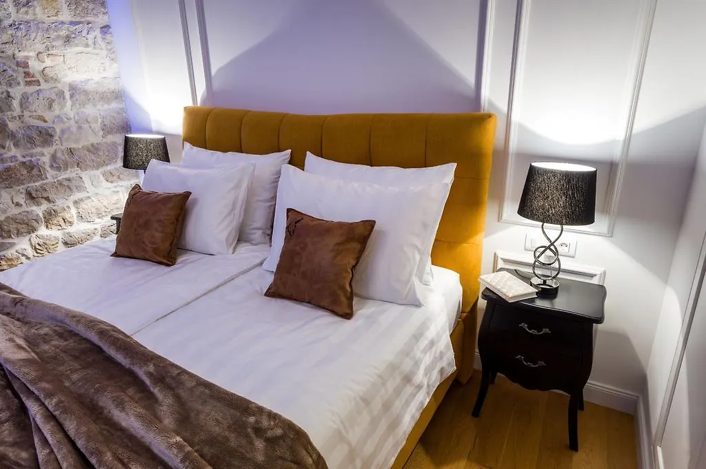Emporio Boutique Suite 扎达尔 4*,